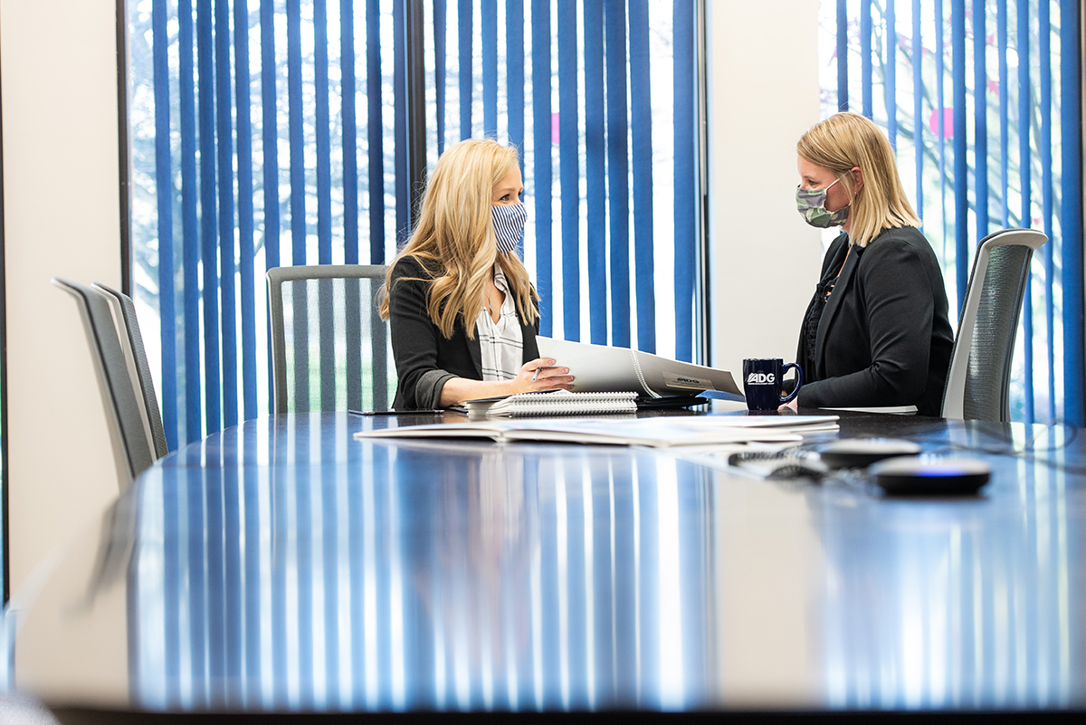 BST accountant with client