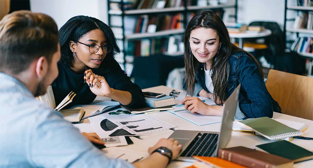 Accounting Interns learning from Associate 